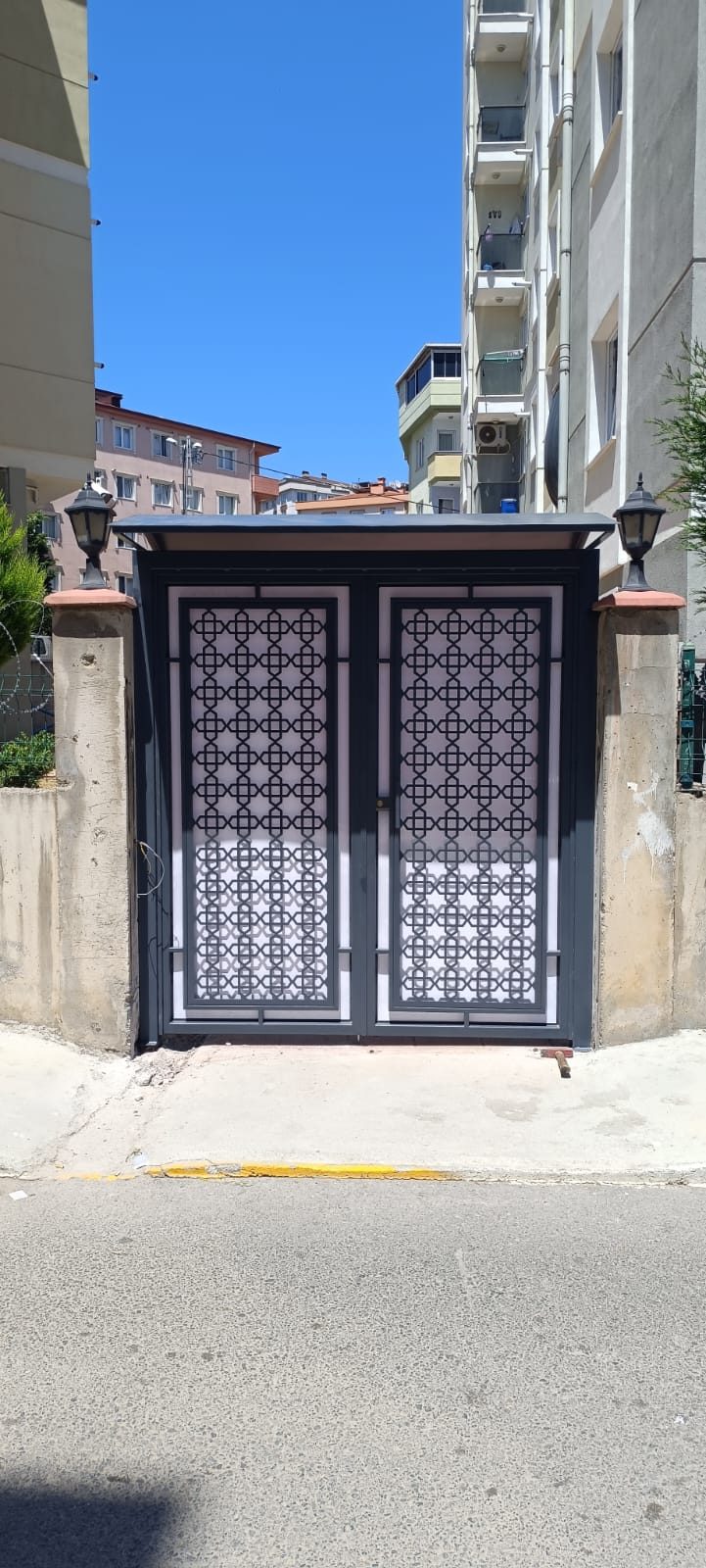 Lazer kesim desenli kapı paneli
