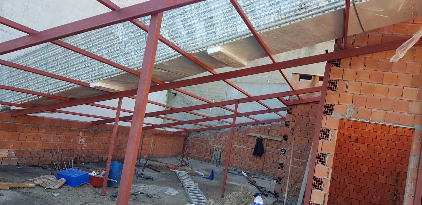 Çelik konstrüksiyon taşıyıcı sistem örneği